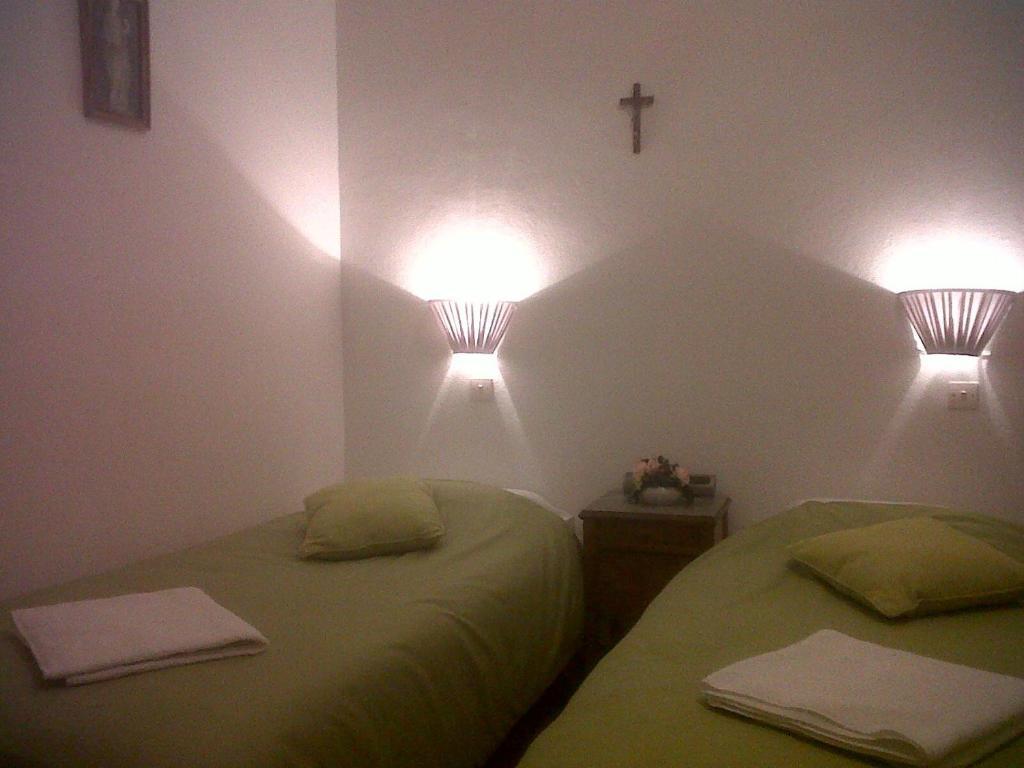Hotel Notre Dame De Fourviere Lourdes Room photo